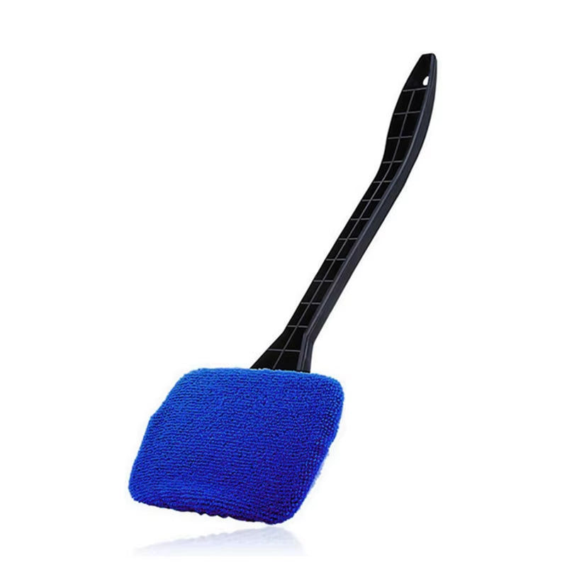 Brosse vitres voiture anti-buée